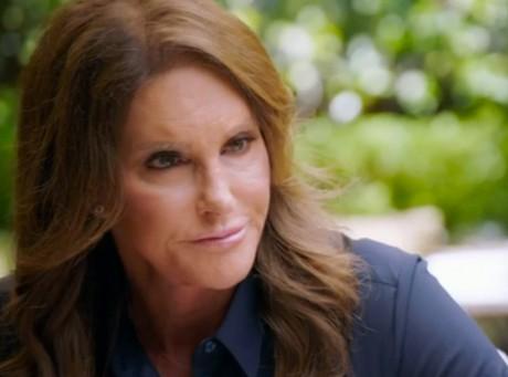 Caitlyn Jenner en couple avec un homme ou une femme ? Elle a choisi !
