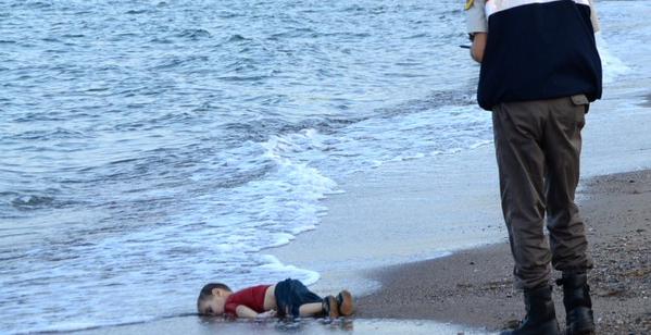 "Mes enfants m'ont glissé des mains": le père du petit Syrien mort noyé en Turquie témoigne