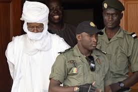 Le barreau n’interdit pas aux avocats désignés par les CAE de défendre Habré (bâtonnier)
