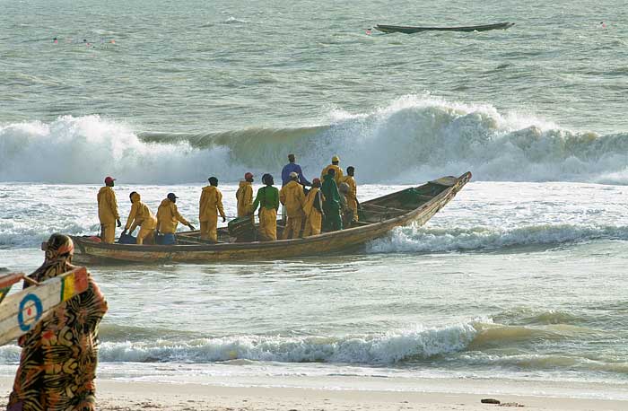 Pêche illégale : 17  sénégalais bloqués depuis 4 jours dans le  no man’s land entre le Maroc et la Mauritanie 