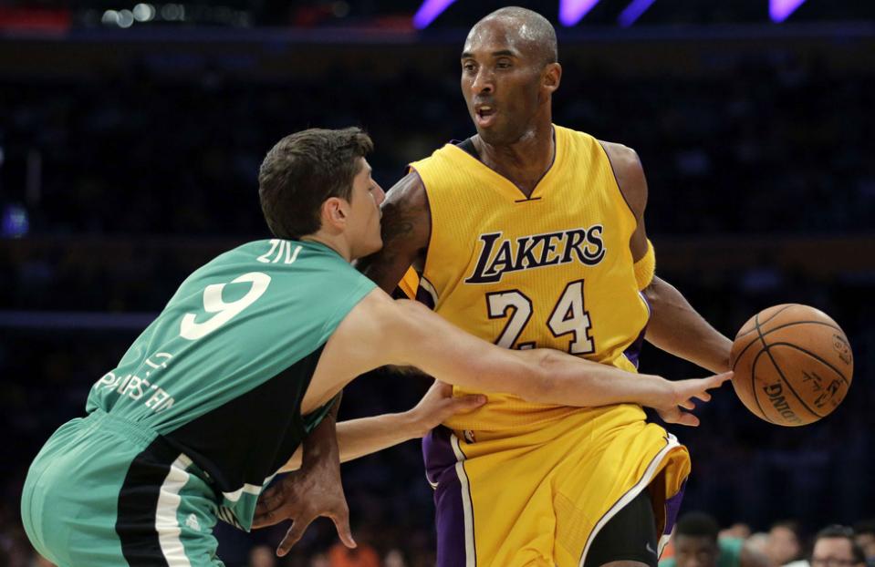 NBA : 21 points en 18 minutes pour Kobe Bryant, déjà prêt pour la nouvelle saison