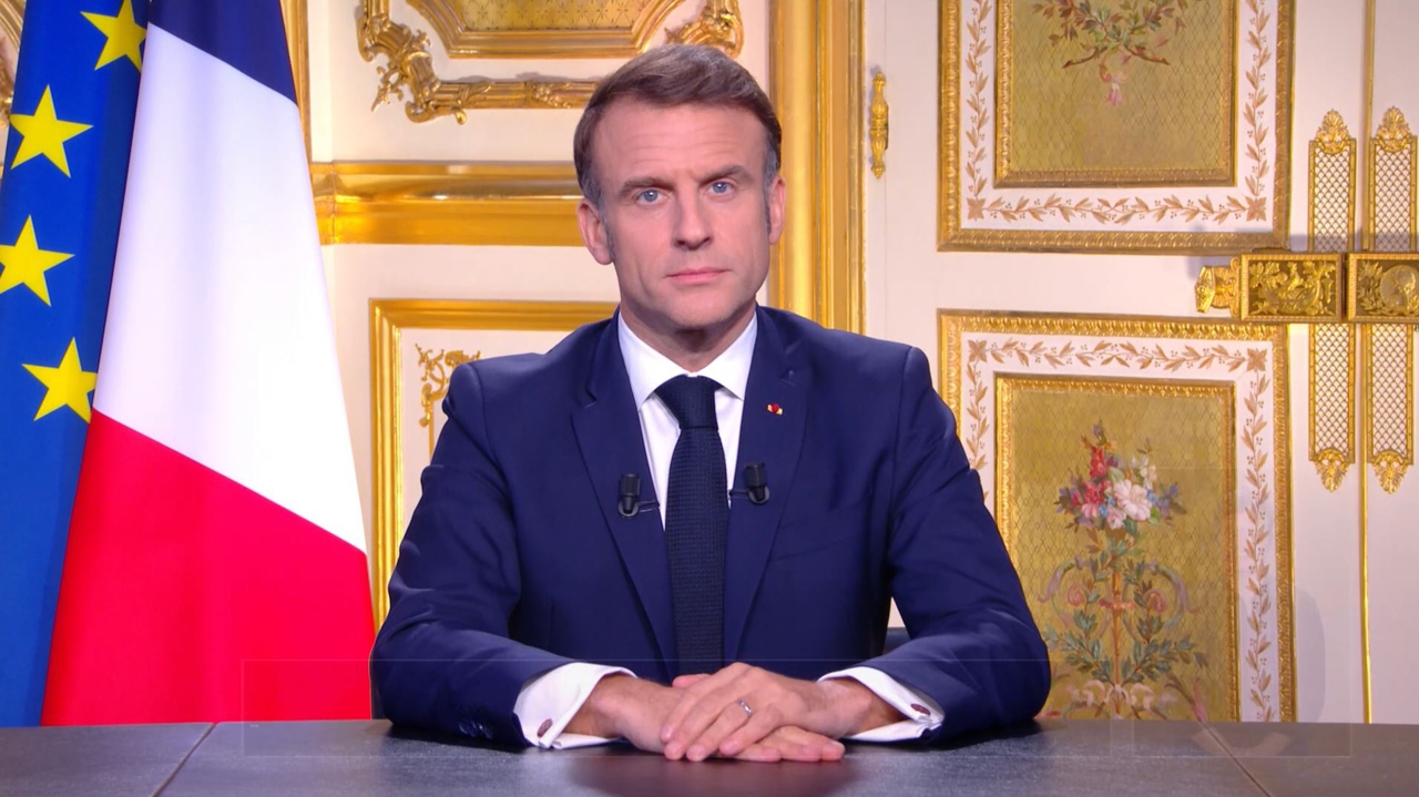 Macron veut un "gouvernement d'intérêt général" et fustige un "front antirépublicain"