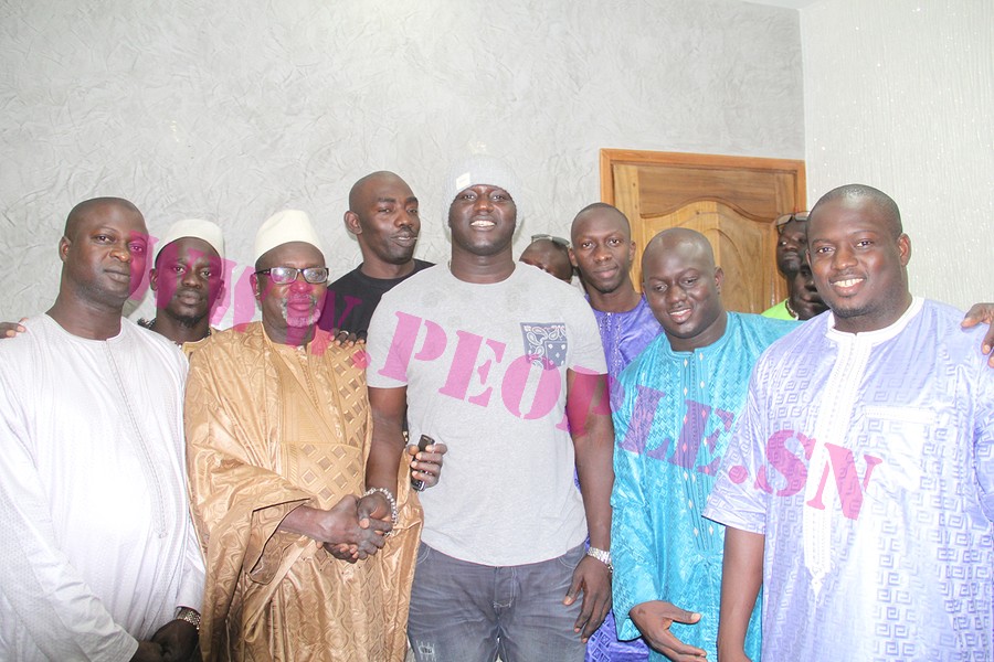 RÉCEPTION : Aziz N'diaye reçoit un parterre de VIP chez lui à Tivaouane 