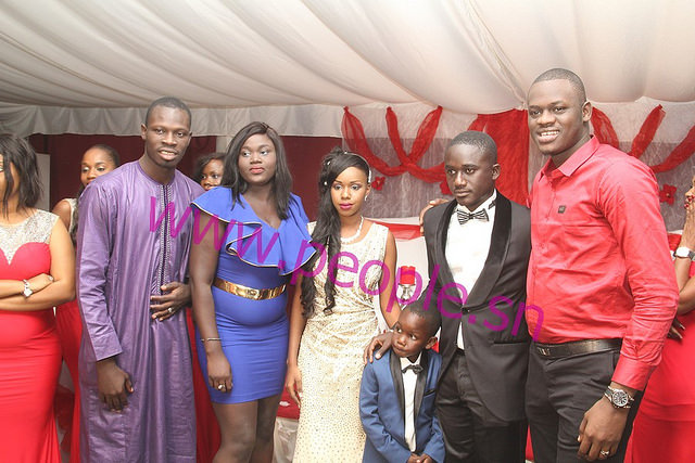 L'animatrice de Walf Petit'Dej, Thioro Mbar Ndiaye au mariage de son frère Momo Ndiaye