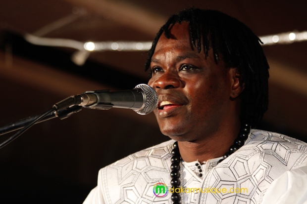 « The traveller » : Baba Maal mélange la tradition et l'électronique