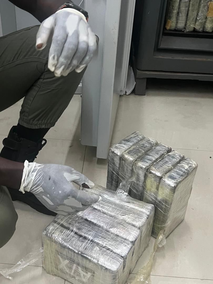 Rufisque-Noflaye : Saisie record de 643 kg de cocaïne par une opération conjointe Douanes–Gendarmerie