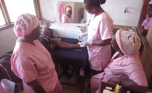 [ Entretien] Résultats catastrophiques à l’Examen d’État des Sages-femmes 2025 : "Il y a un problème de qualité de formation, de compétence des enseignants et de conditions d'encadrement", déplore la présidente de l’ANSFES