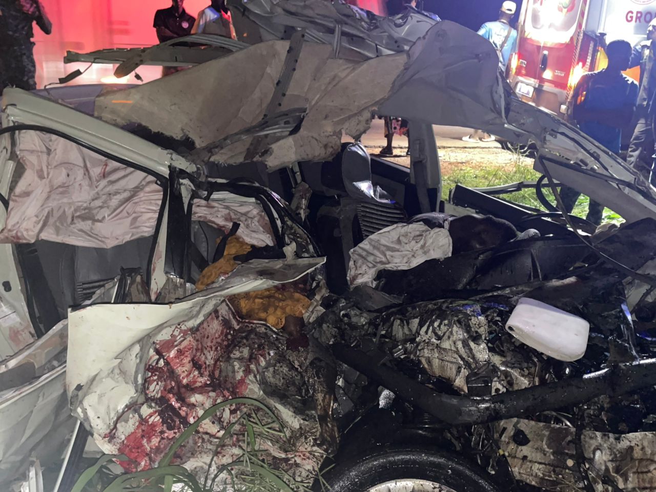 Thiadiaye en larmes : une mère, ses deux enfants et deux proches périssent dans un accident à Mbour