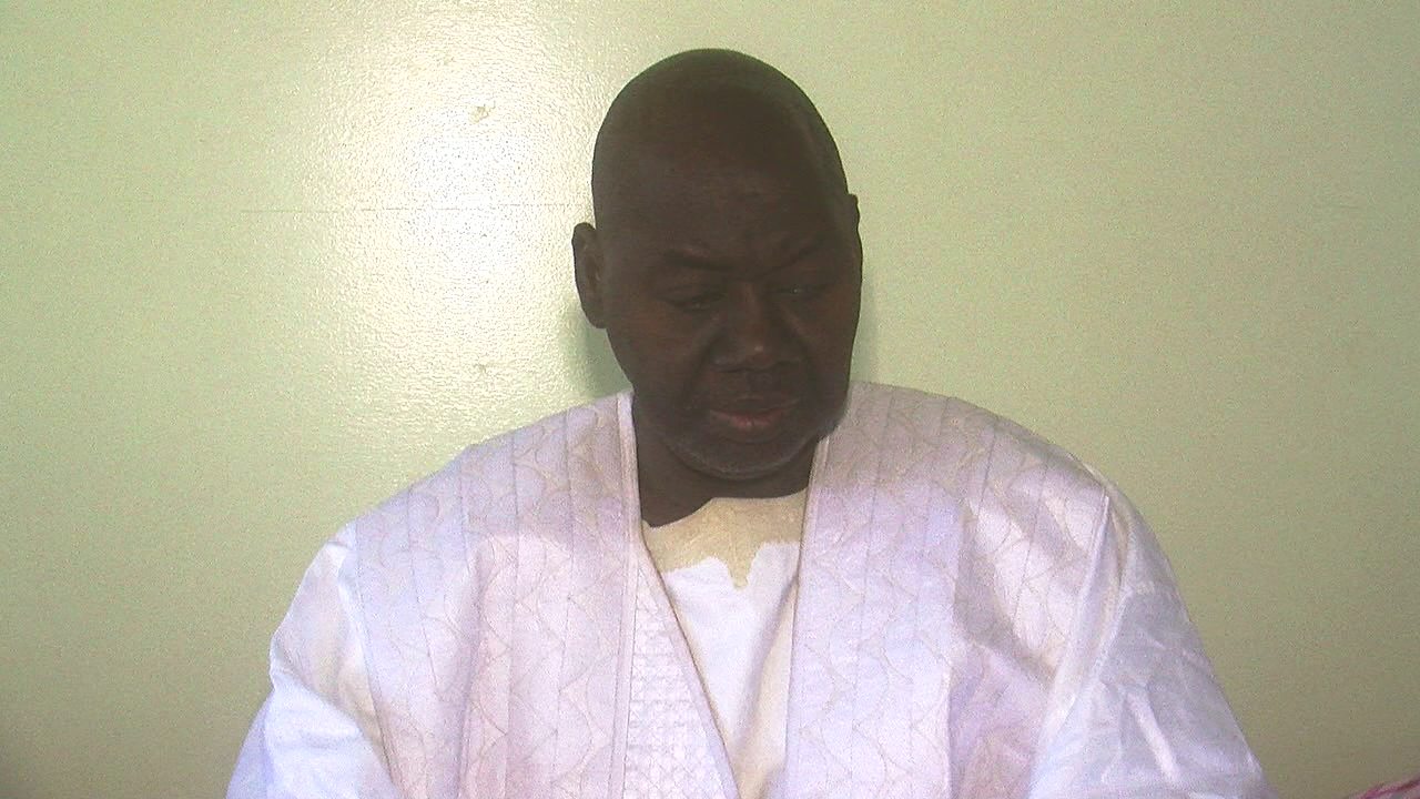 COUP DE THÉÂTRE A DAROU MOUKHTY :  Serigne Abdou Rahmane renonce à son Ndiguël de faire voter Non