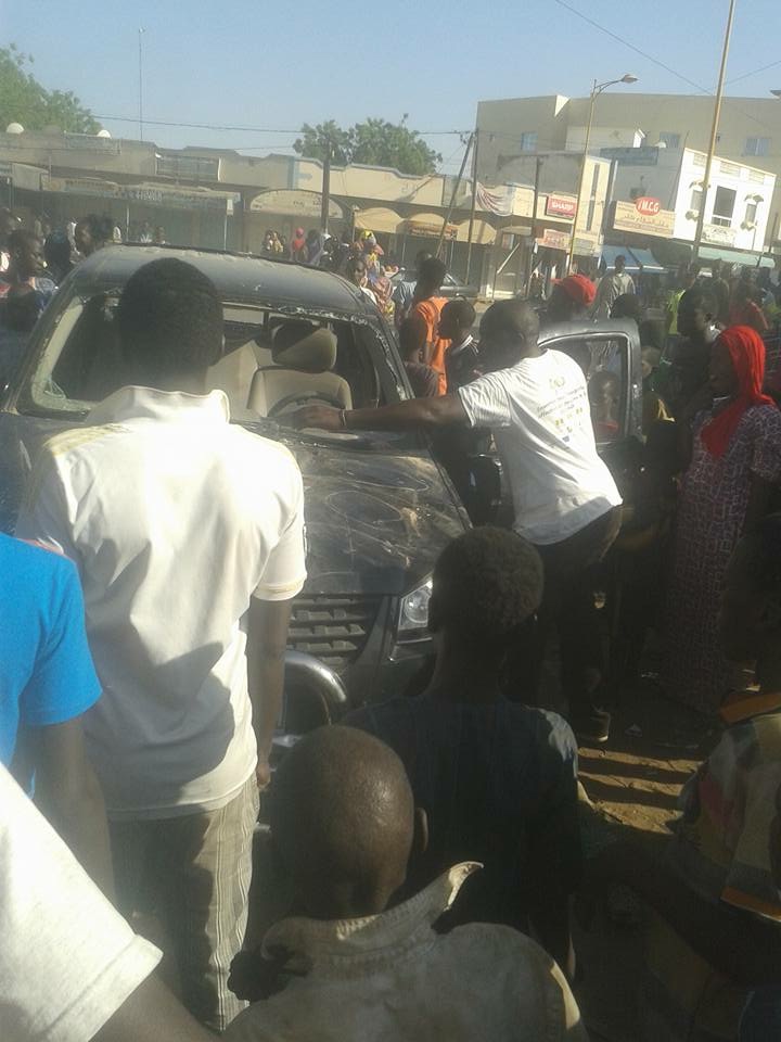 DERNIÈRE MINUTE/TOUBA : Sa voiture caillassée, Cissé Lo dégaine son pistolet et tire...