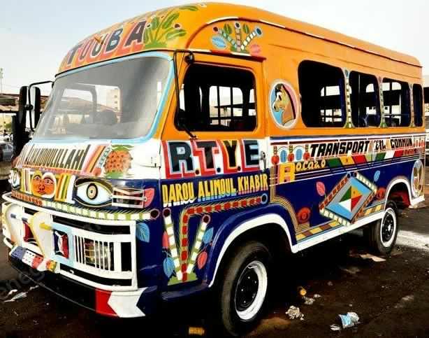 Voulant éviter le cortège présidentiel, un car rapide fauche mortellement une jeune fille