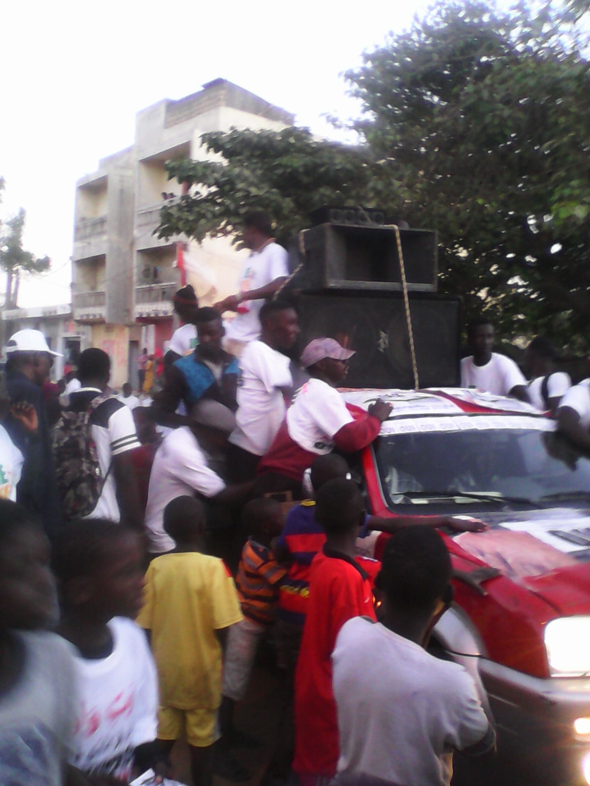  PATTE D’OIE : Le camp du OUI pilonne le maire Banda Diop