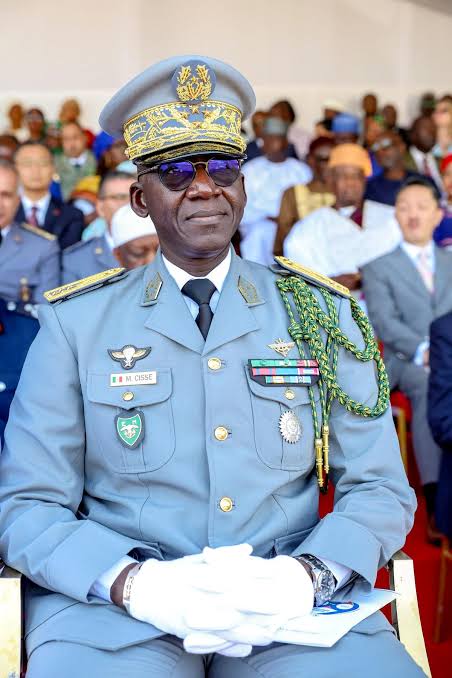 Le général Mbaye Cissé élevé au rang de général d’armée