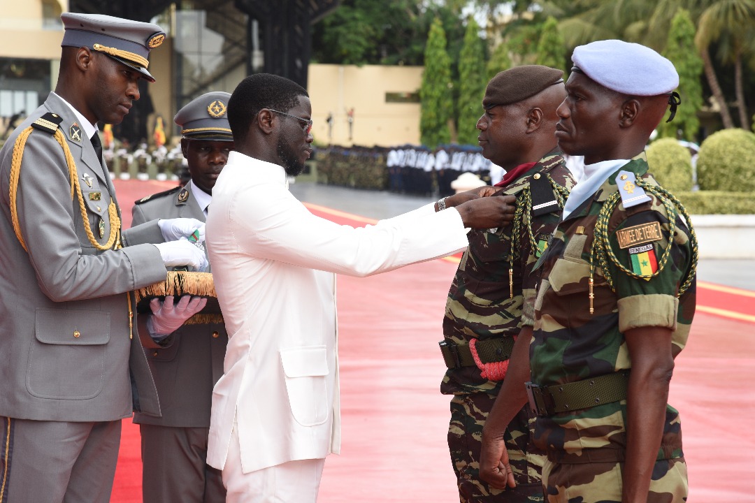 Journée des Forces Armées 2025 : Le Président Diomaye Faye salue la contribution de l’Armée à la construction nationale