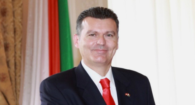 Quand le Nigeria apprend que l'ambassadeur de la Suisse est gay