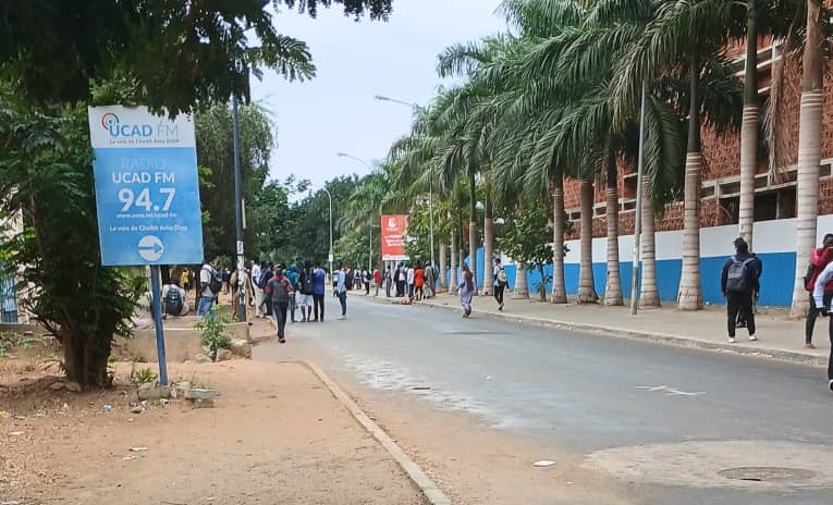 Tensions à l’UCAD : les forces de défense et de sécurité occupent les principales entrées du campus