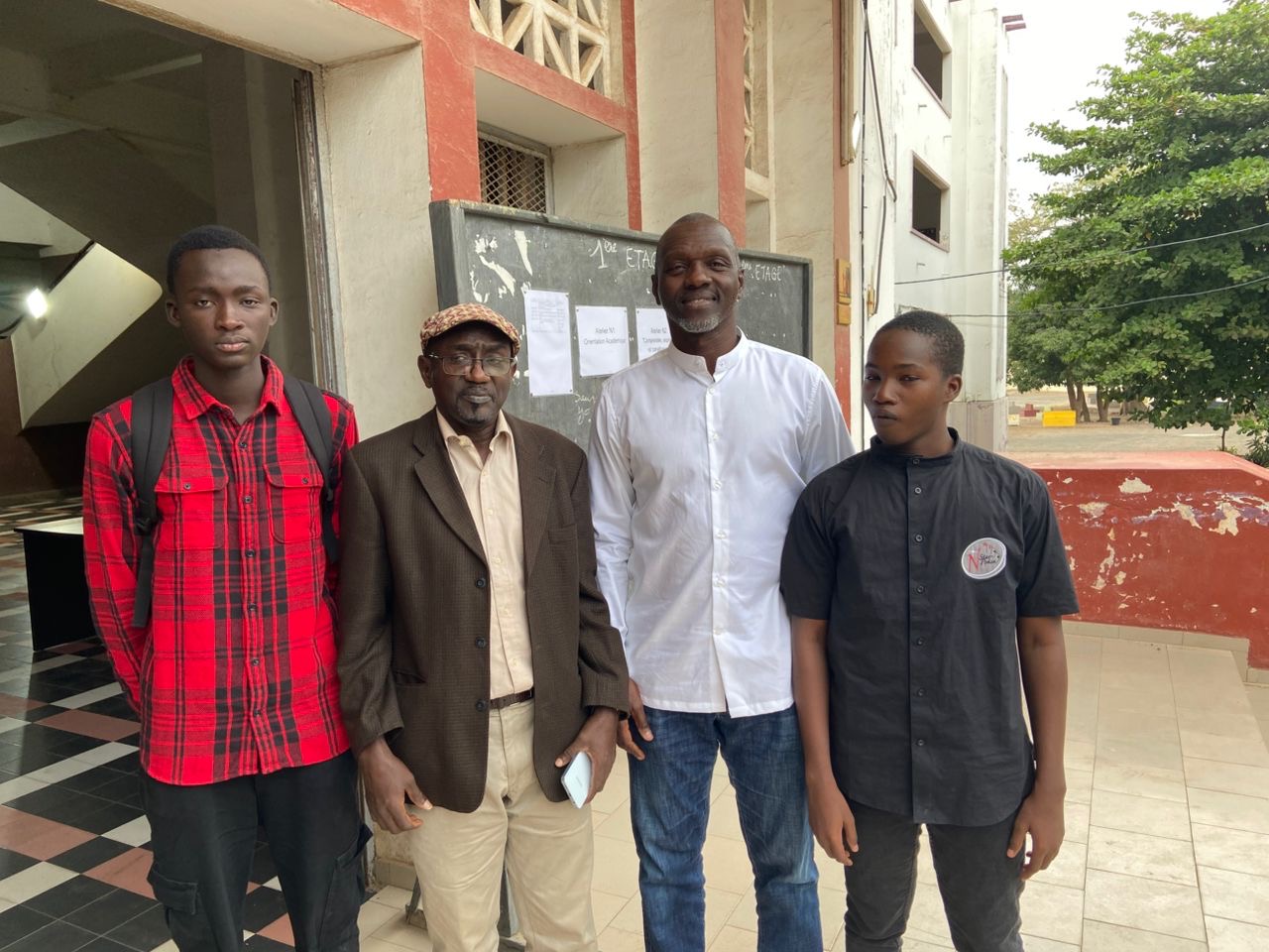 Centenaire du lycée Lamine Gueye : les élèves révèlent la trajectoire exceptionnelle du Dr Mohamed Diop, médecin et légende de la natation