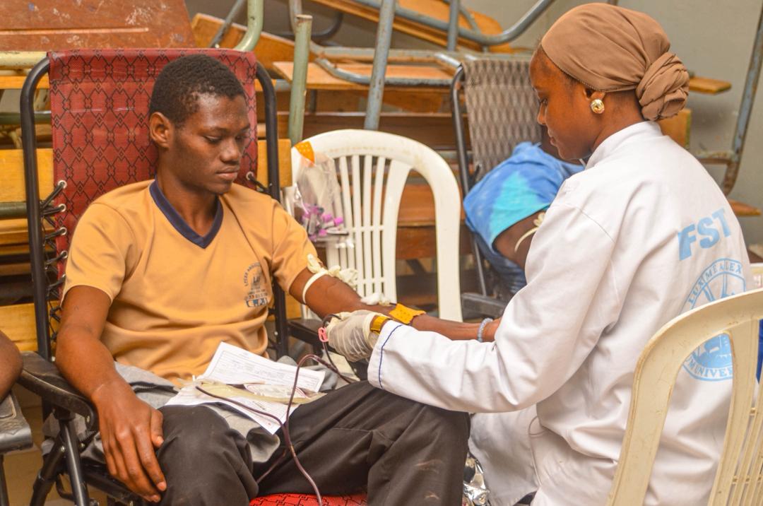 Journée de don de sang organisée par LASG80 : le Lycée Abdoulaye Sadji de Rufisque collecte 279 poches en une journée