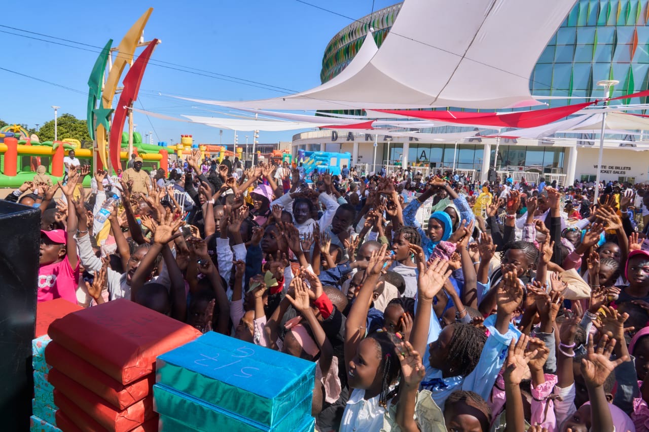 Arbre de Noël 2025 : Dakar Dem Dikk gâte ses enfants