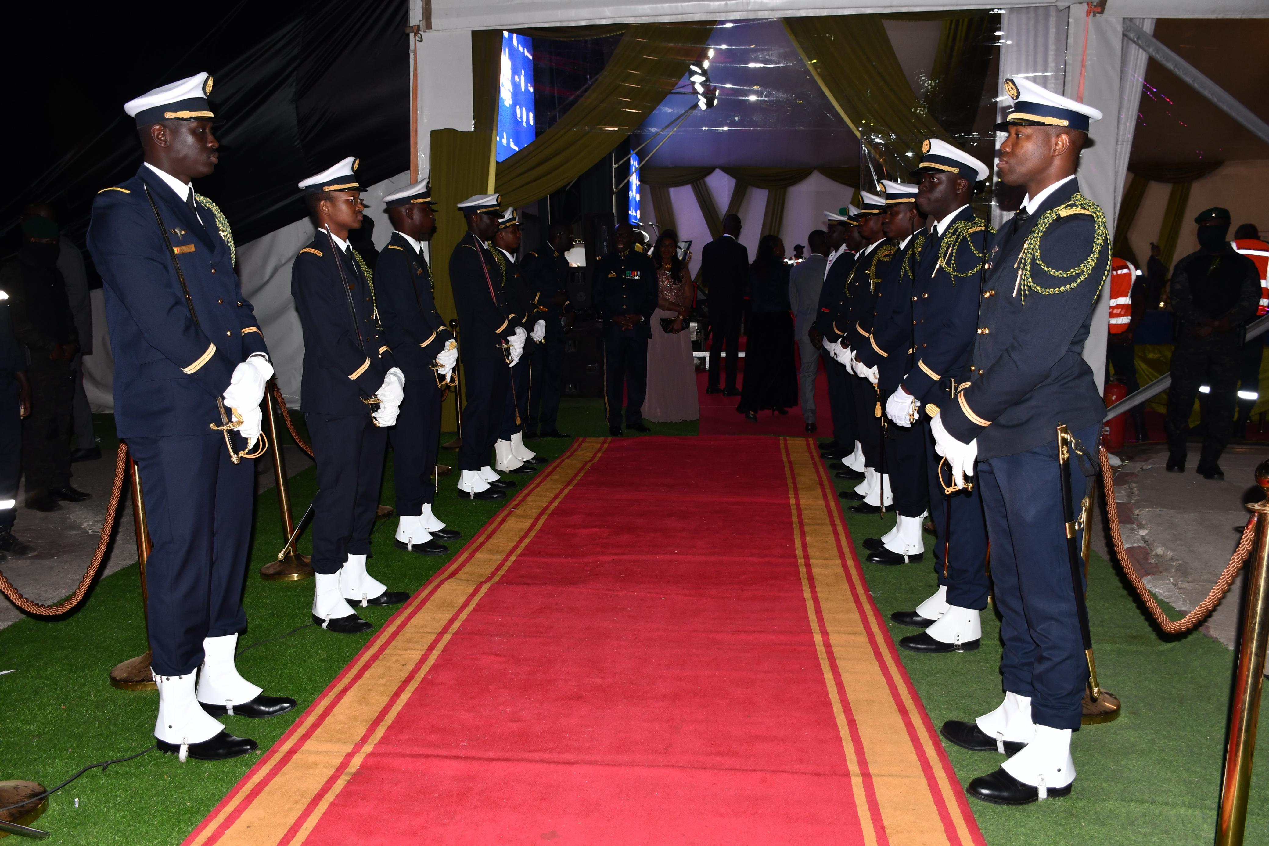 [ Images] Soirée de gala des Forces armées  : Youssou Ndour "met le feu" à la Base navale Amiral Faye Gassama