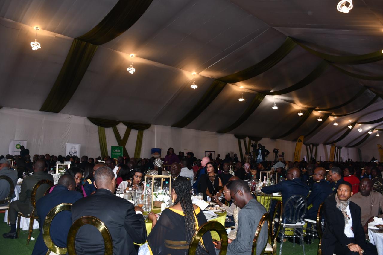 [ Images] Soirée de gala des Forces armées  : Youssou Ndour "met le feu" à la Base navale Amiral Faye Gassama