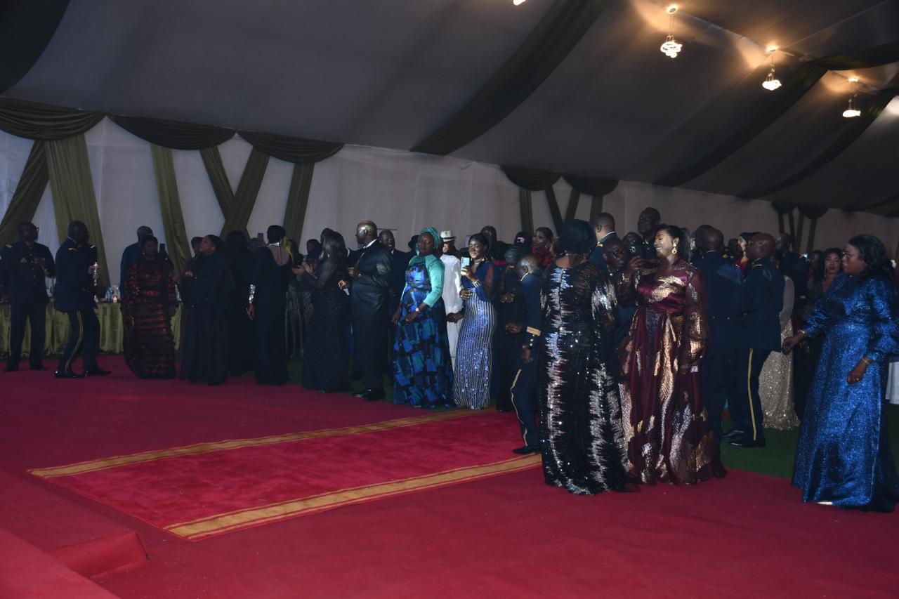 [ Images] Soirée de gala des Forces armées  : Youssou Ndour "met le feu" à la Base navale Amiral Faye Gassama