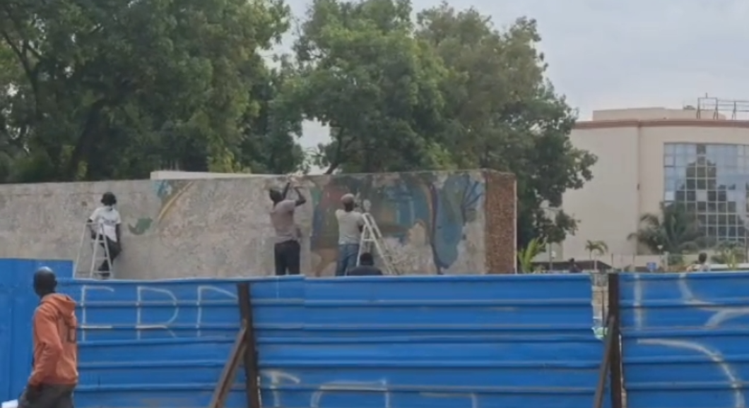 Thiès / Destruction d'une œuvre d'art mosaïque : la toile s'enflamme entre indignation et reconnaissance