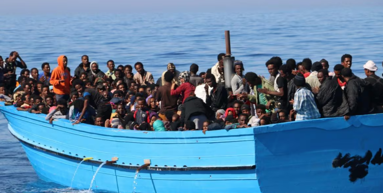 Inquiétude au Sénégal et Gambie, sans nouvelles d'une pirogue transportant plusieurs centaines de migrants