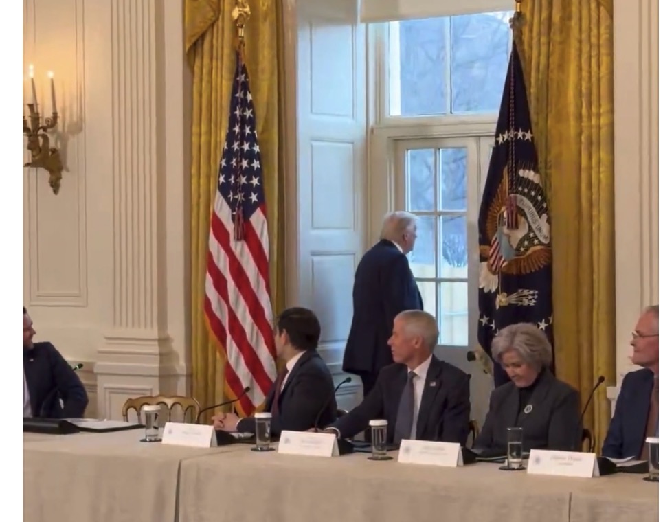 Maison blanche : Trump interrompt une réunion stratégique avec les géants du pétrole pour exhiber sa salle de bal rénovée