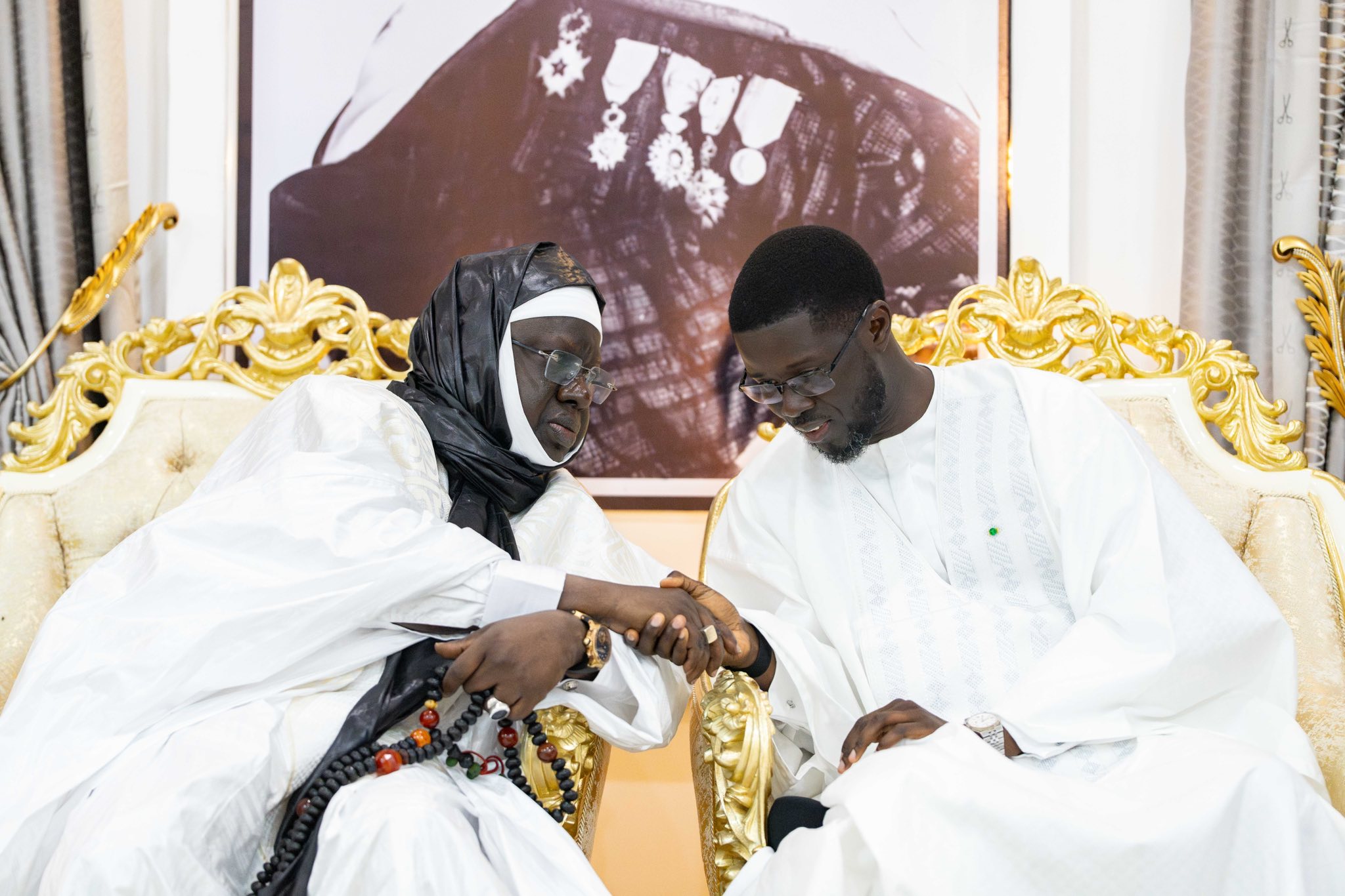 146ᵉ Appel des Layène : le Président Diomaye Faye chez le Khalife général des Layène pour recueillir des prières