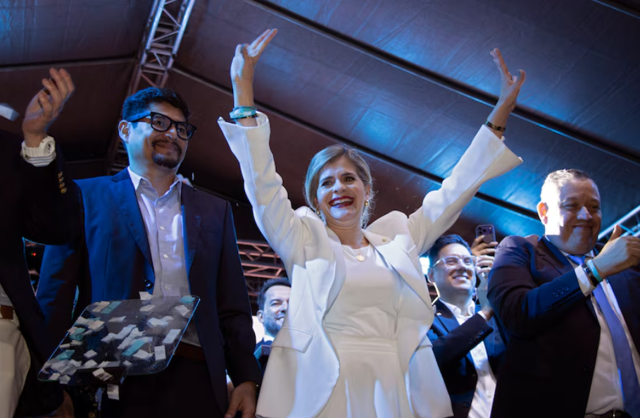 Présidentielle au Costa Rica: la candidate de droite Laura Fernandez élue dès le premier tour