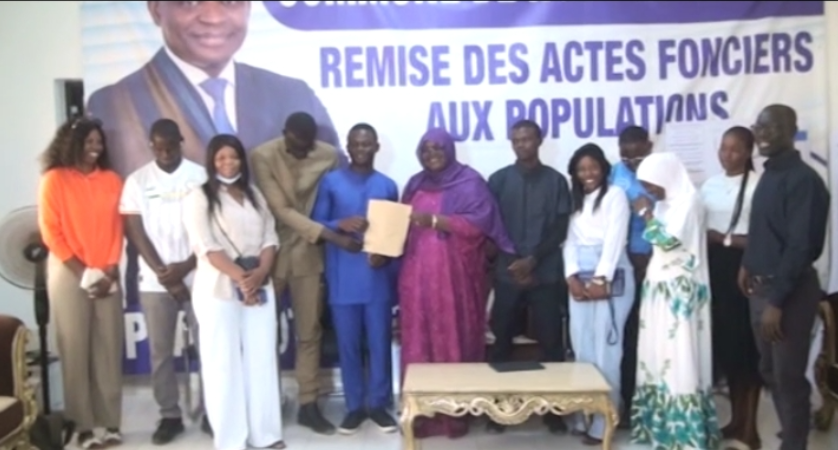 Notto Diobasse / remise de subventions : "Votre attitude doit refléter en permanence les valeurs de Diobasse." (Alioune Sarr, maire)