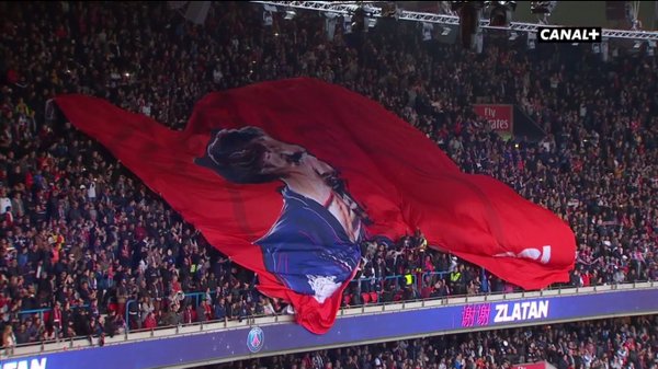 Quand le Parc des Princes rate ses tifos... L'hommage loupé à Zlatan