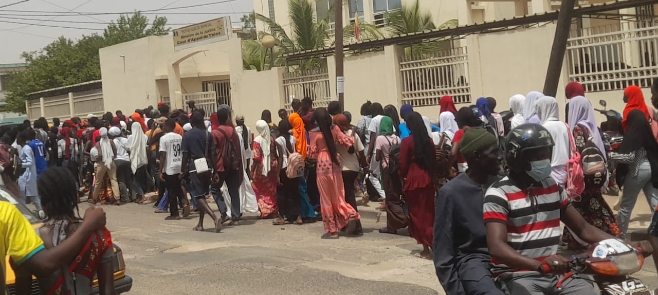 Tribunal de Thiès : Un conducteur de Jakarta assène des coups de machette à un gendarme et lui ampute un doigt