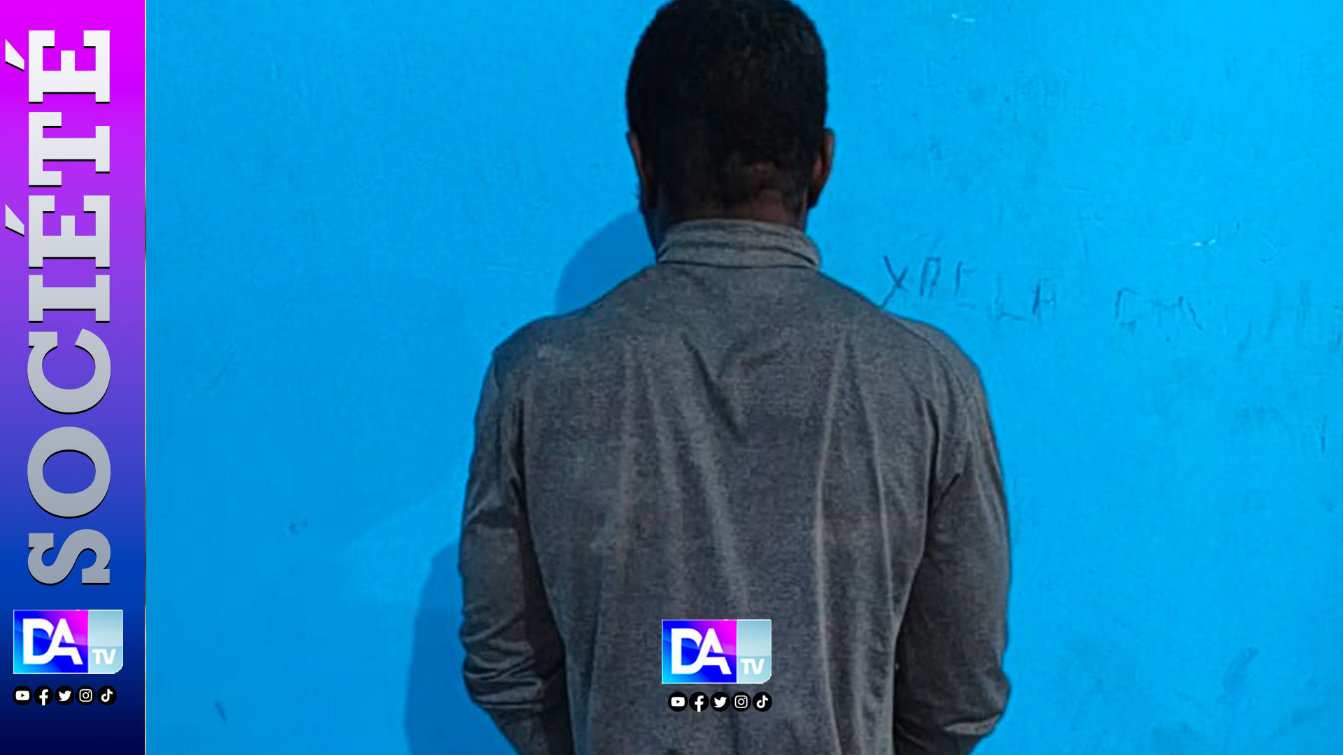 Jaxaay- Attirés par la PlayStation : un présumé pédophile sauvé d’un lynchage par la police après des accusations d’abus sur des enfants de 5 à 10ans