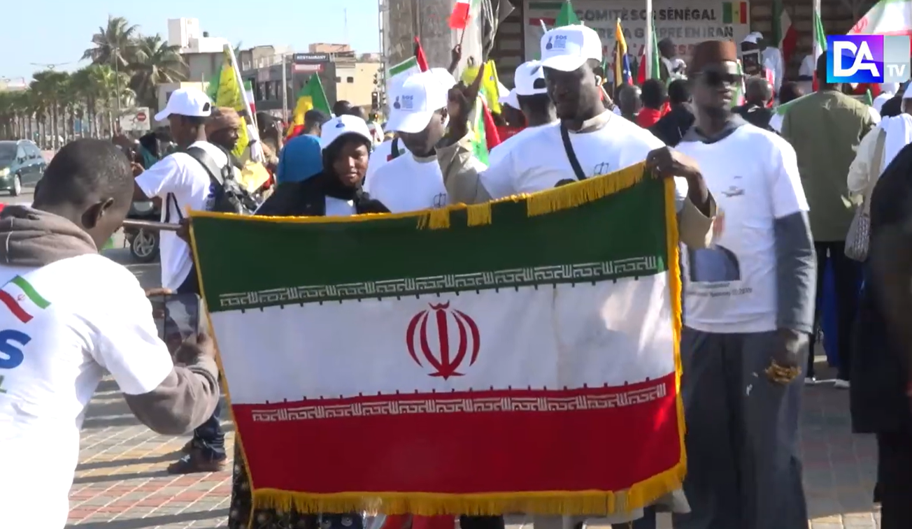 Dakar : mobilisation contre la guerre et en soutien à l'Iran à la place de l'Obélisque