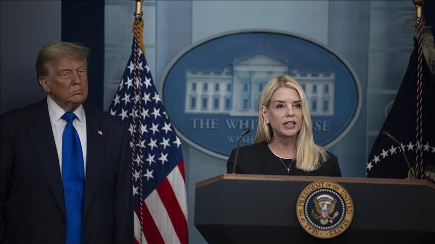 Donald Trump limoge sa ministre de la Justice Pam Bondi Donald Trump limoge sa ministre de la Justice Pam Bondi