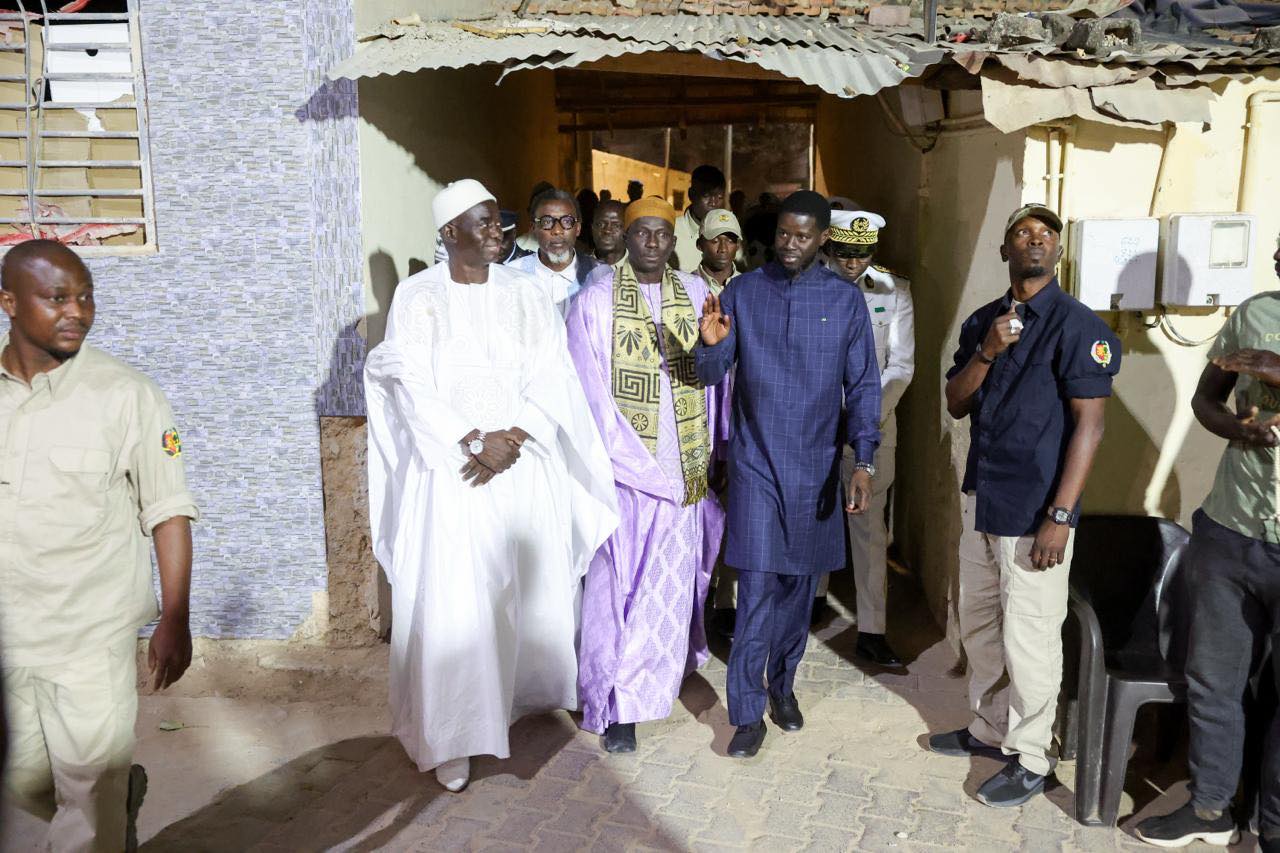 Thiès: Le président Diomaye reçu par le Khalife de Keur Mame El Hadji...