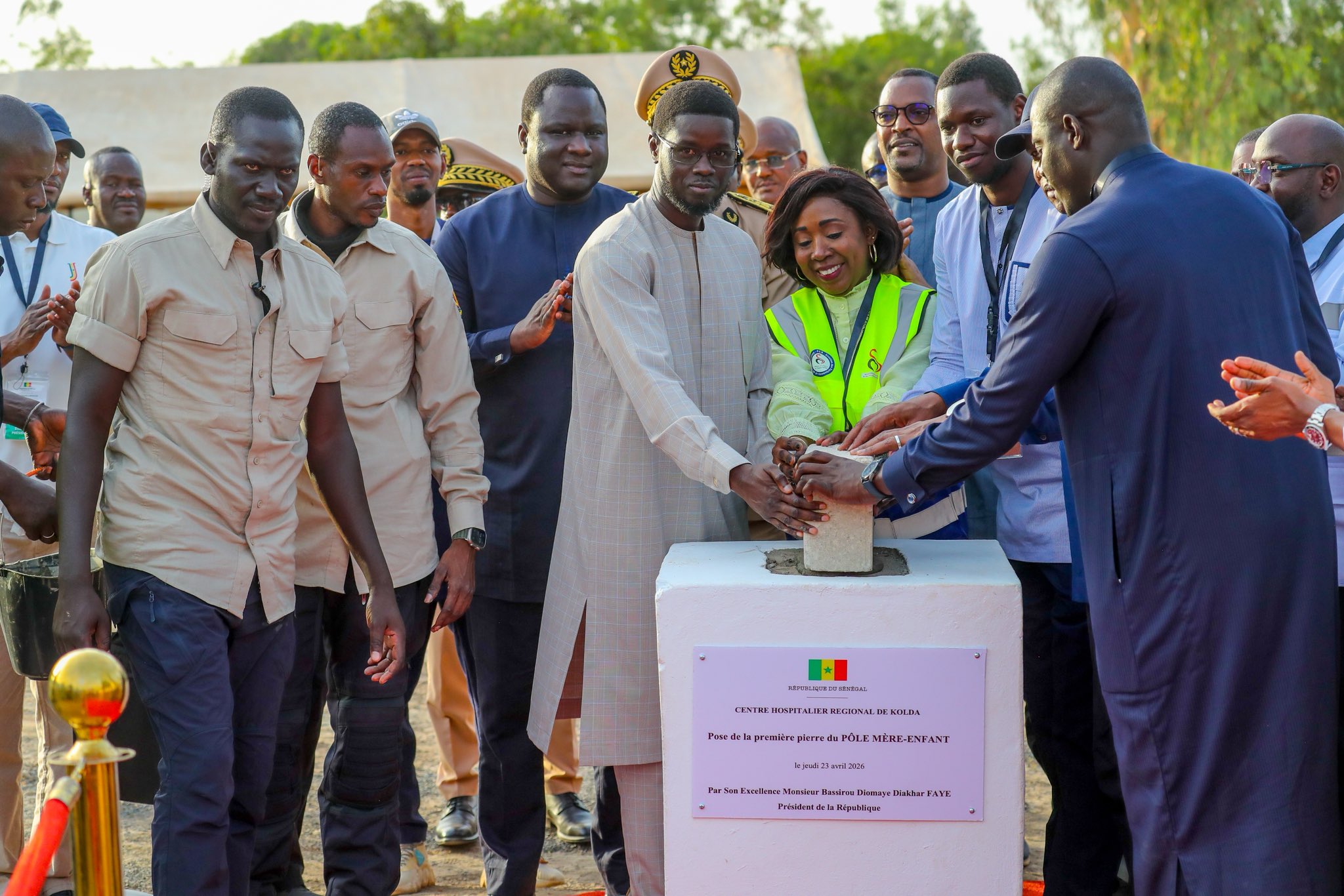 Kolda : Le Président Diomaye pose la première pierre du Pôle mère-enfant et inaugure le SAMU interrégional