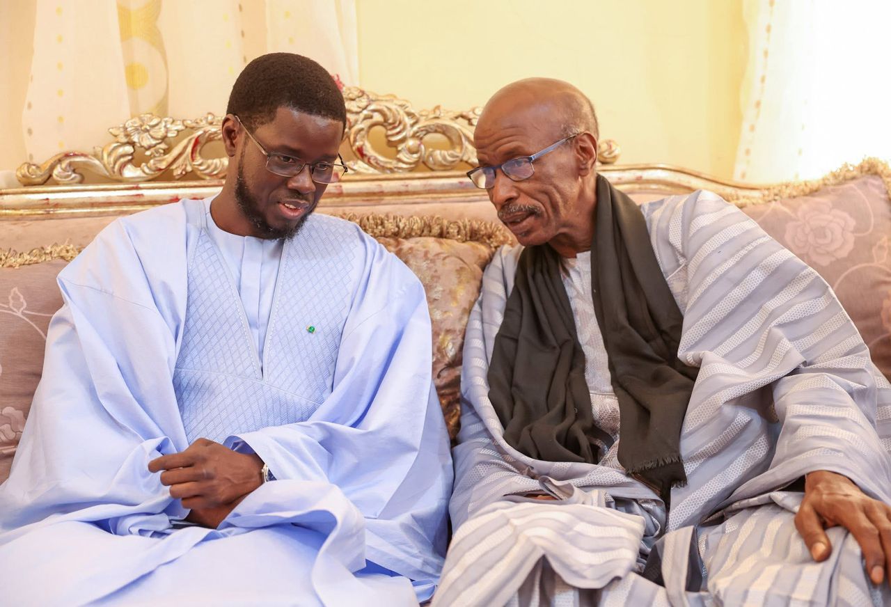 Louga : Le Président Diomaye Faye chez le Khalife de la famille omarienne, puis à Guéoul pour présenter ses condoléances