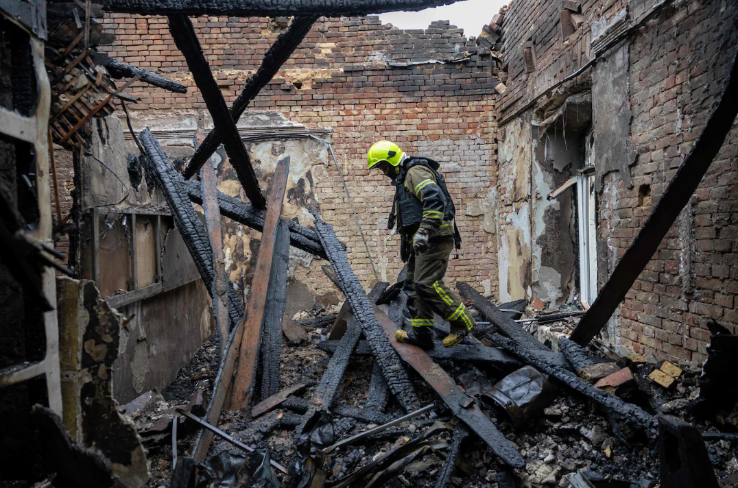 Des frappes russes ciblent un cargo chinois et font plus de 30 blessés en Ukraine