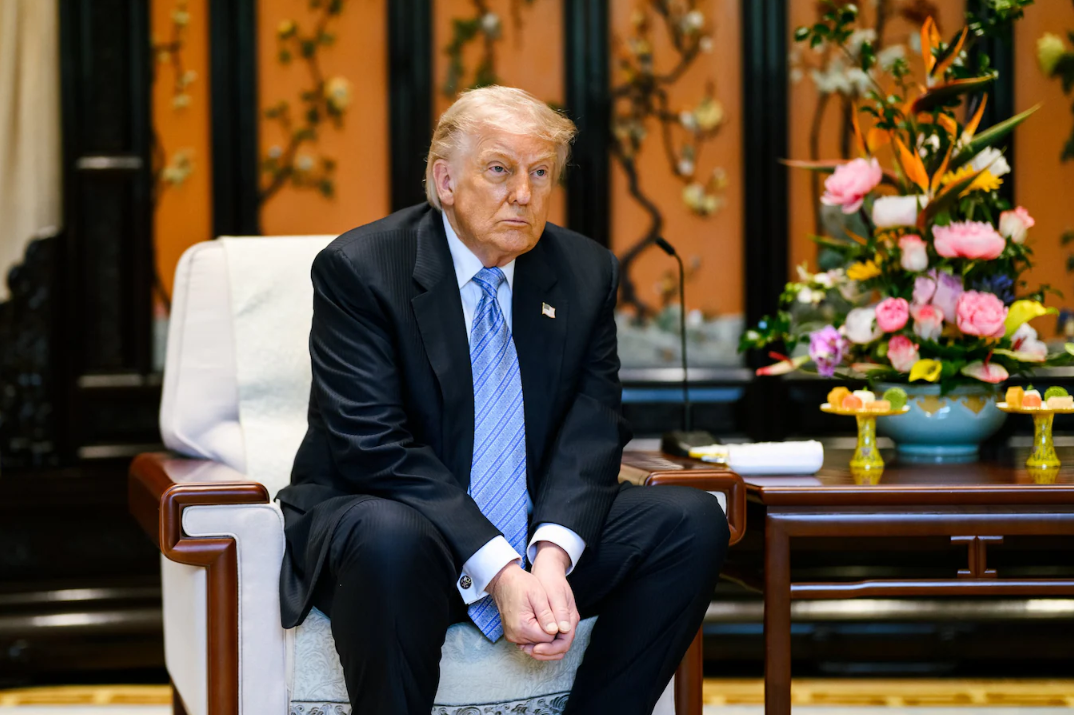 Trump renonce à sa plainte contre le fisc américain dans des conditions troubles