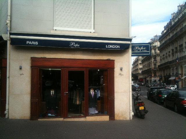 PORTRAIT : Maestro ou Pape de la Sape ? Monsieur PAPE, ce sénégalais qui rhabille Paris!