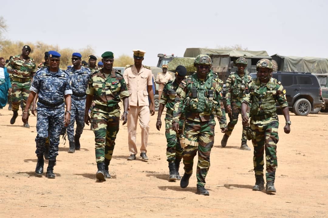 Centre de Dodji : les Armées clôturent leur campagne semestrielle de tirs sous la présidence du CEMGA, Oumar Wade