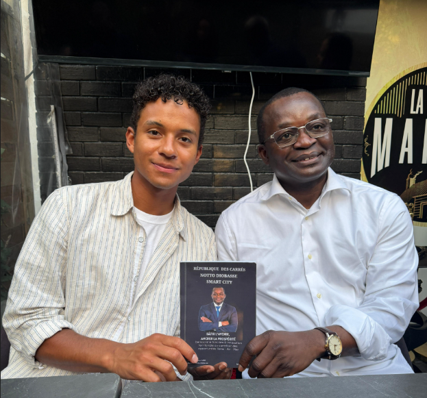 PARIS : Alioune Sarr dédicace son livre à la star américaine Jaafar Jackson et mobilise investisseurs, leaders internationaux...