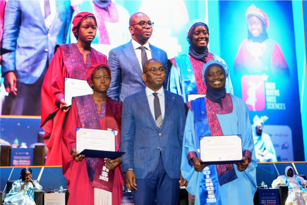 Célébration de l’excellence scientifique au Grand Théâtre : Khadidiatou Ka et Sokhna Mame Bousso Mbacké Guèye sacrées reines nationales 2026