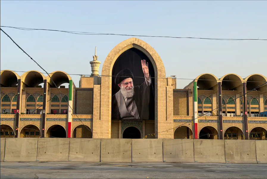 Le corps du guide suprême Khamenei est arrivé à Téhéran, l’Iran se prépare à des funérailles d’une ampleur inédite