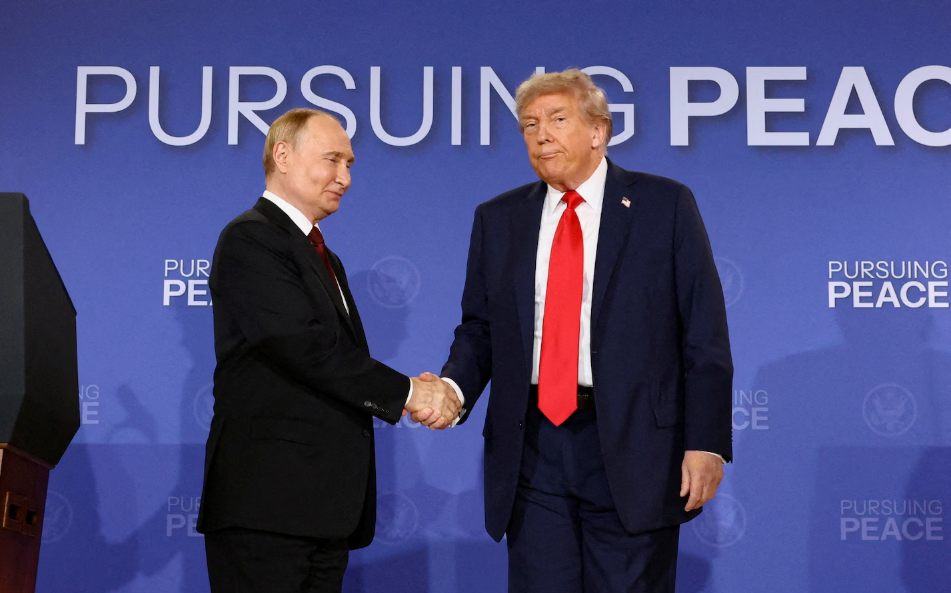 Poutine et Trump ont discuté de la guerre en Ukraine par téléphone