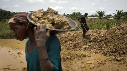Ghana: une figure de l'opposition condamnée à 20 ans de prison pour exploitation minière illégale