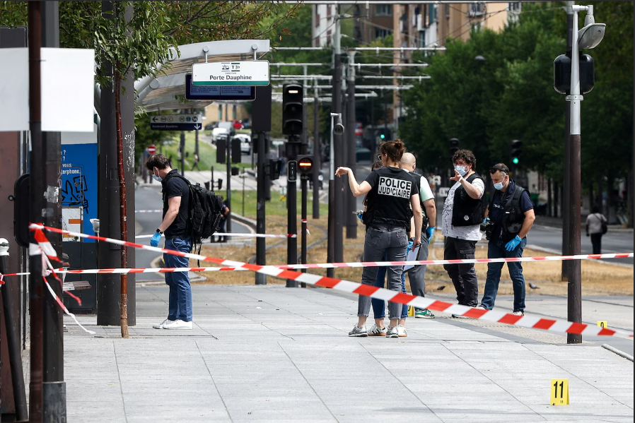 “C’est Allah qui m’a ordonné”: trois femmes, dont une enceinte, attaquées au couteau à Paris, un suspect arrêté